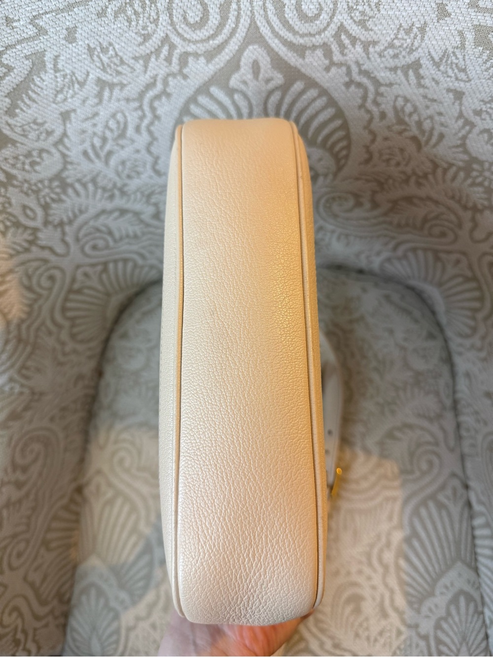 Gucci Aphrodite Small Shoulder Bag in Ecru - Picture 6 of 16